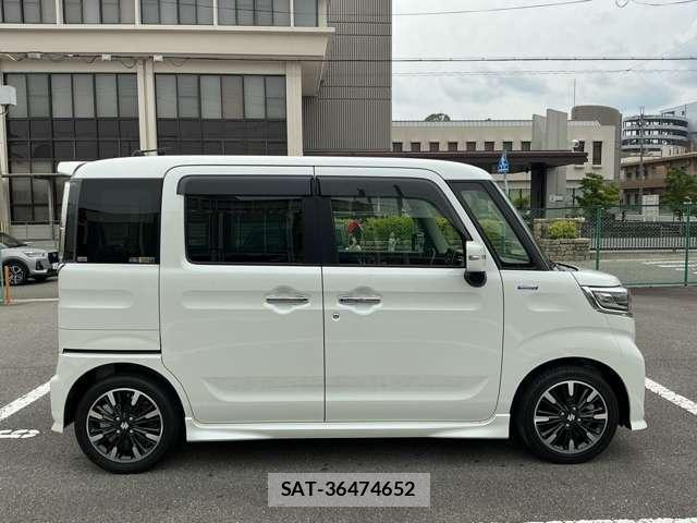 Suzuki SPACIA 2018-01 8817086-3