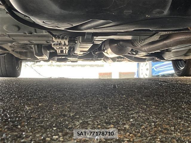 Toyota SPADE 2017-09 8814600-15