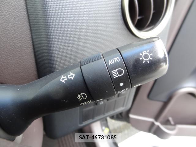 Toyota SPADE 2013-10 8814872-17