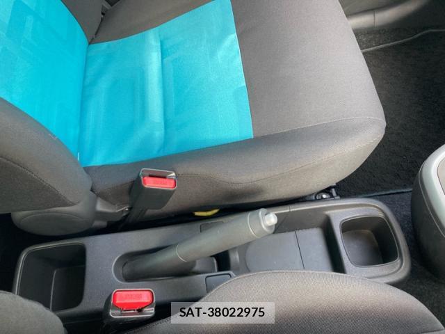 Suzuki SPLASH 2011-06 8813876-17