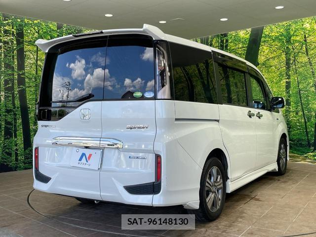 Honda e 2018-03 8812309-15