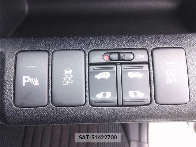 Honda e 2013-02 8813089-16