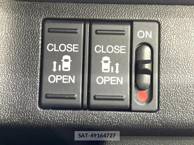 Honda e 2017-10 8813241-5