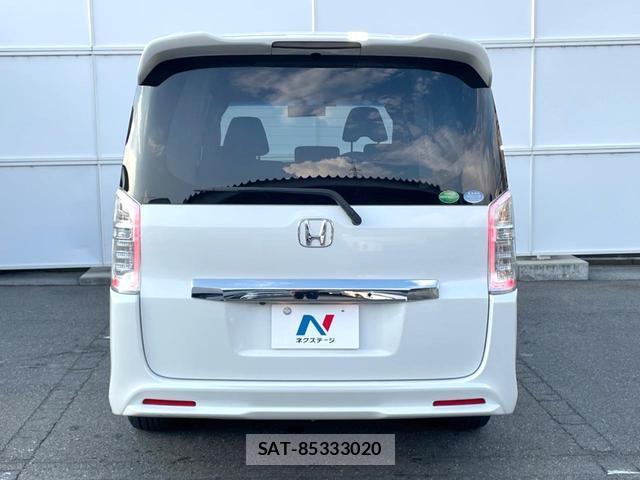 Honda e 2014-06 8814633-14