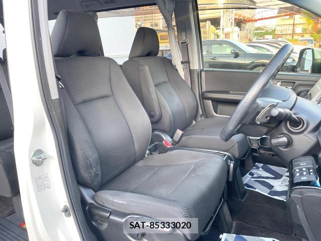 Honda e 2014-06 8814633-6