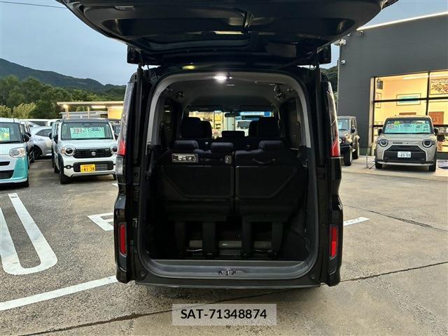 Honda e 2016-02 8814728-7