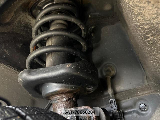 Honda e 2012-03 8815015-19