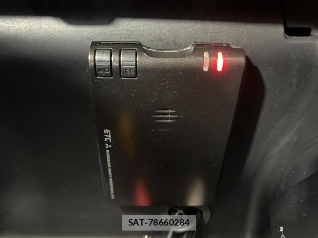 Honda e 2012-03 8815015-4
