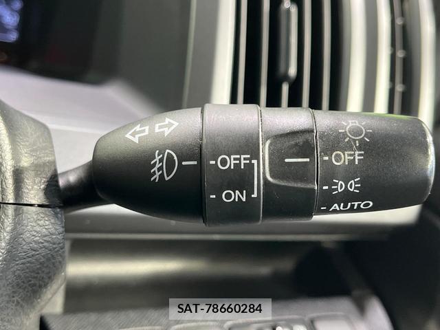 Honda e 2012-03 8815015-6