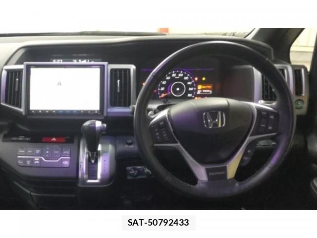 Honda e 2013-07 8816618-2