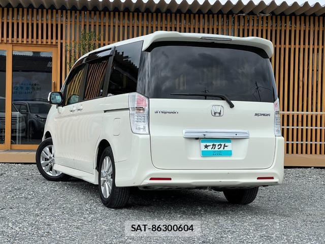Honda e 2010-02 8817115-1