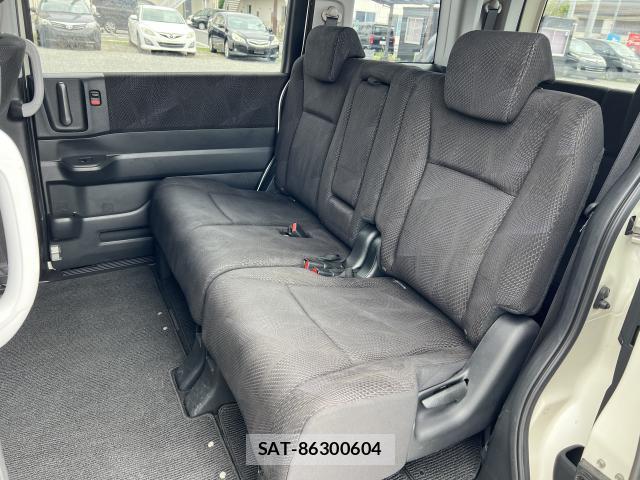 Honda e 2010-02 8817115-13