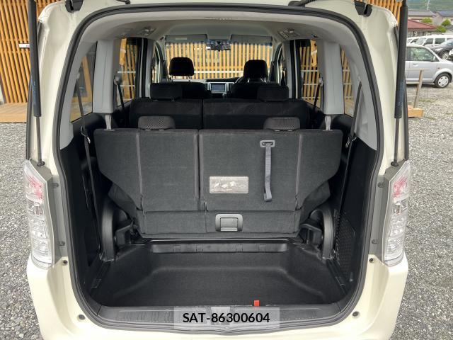 Honda e 2010-02 8817115-15