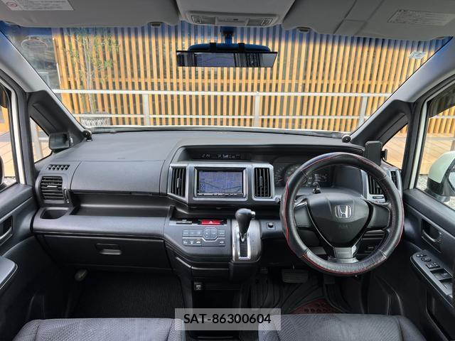 Honda e 2010-02 8817115-2