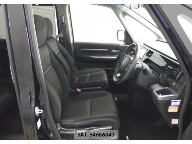 Honda e 2017-11 8817360-6
