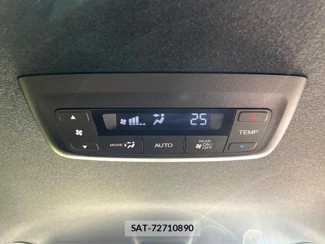 Honda e 2026-08 8812665-6