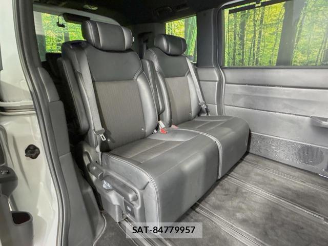 Honda e 2024-03 8812969-8