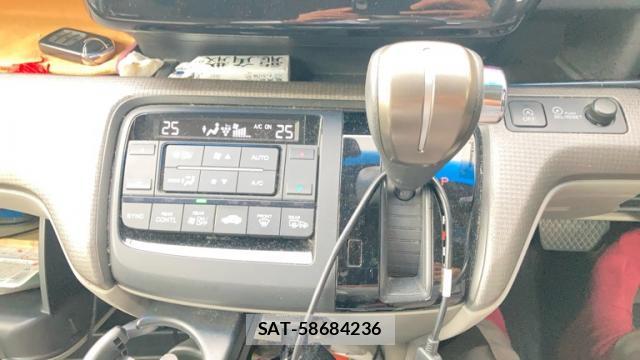 Honda e 2017-07 8813317-6