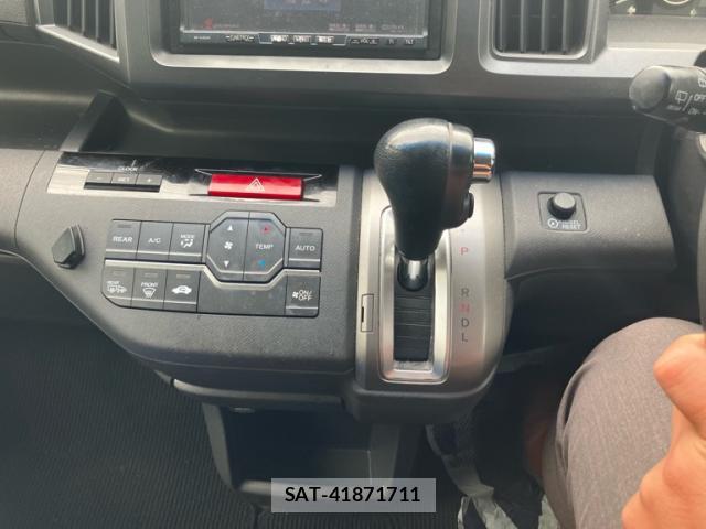 Honda e 2010-02 8813536-0