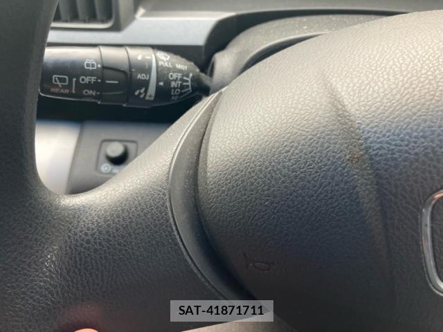 Honda e 2010-02 8813536-10