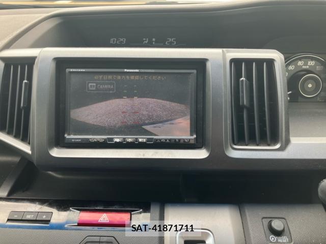 Honda e 2010-02 8813536-14