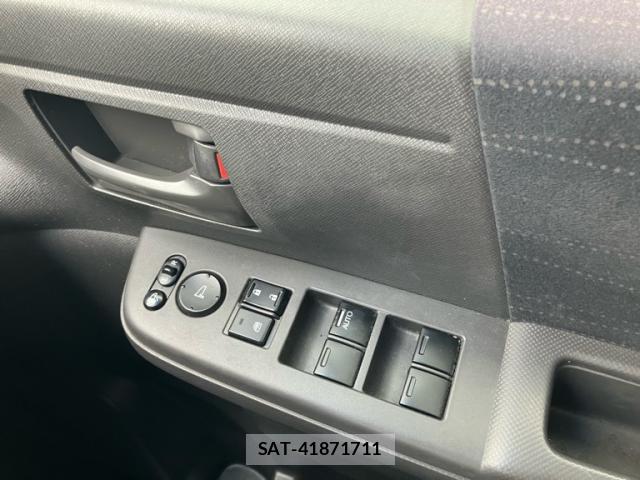 Honda e 2010-02 8813536-15