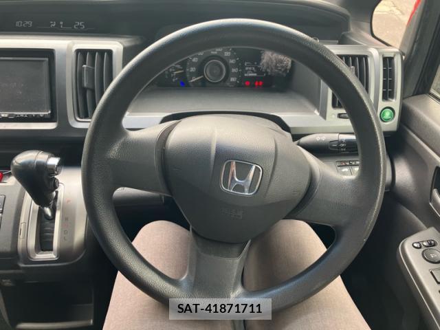 Honda e 2010-02 8813536-8