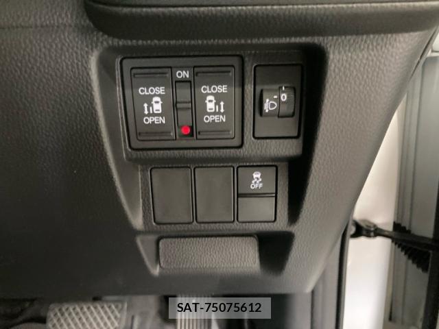 Honda e 2024-06 8814753-11