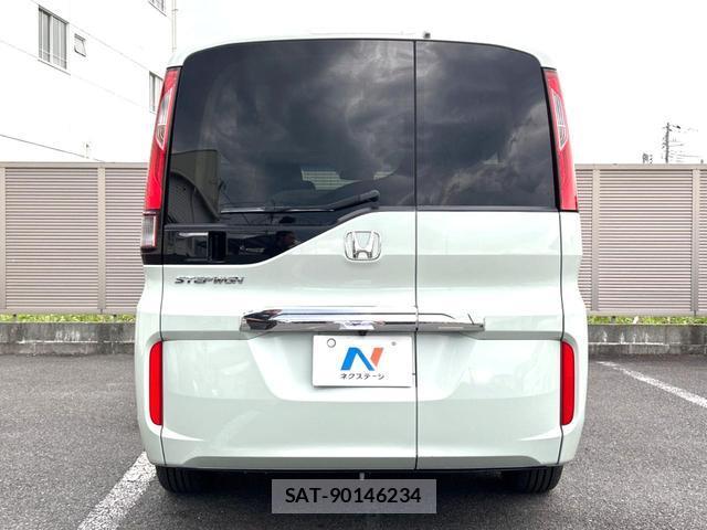 Honda e 2016-01 8815005-15