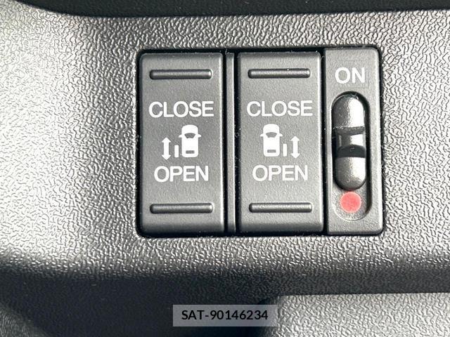 Honda e 2016-01 8815005-4