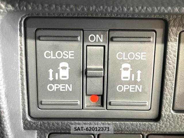 Honda e 2023-12 8815029-5
