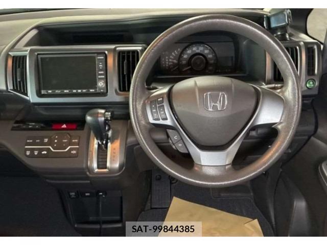Honda e 2011-09 8816931-2