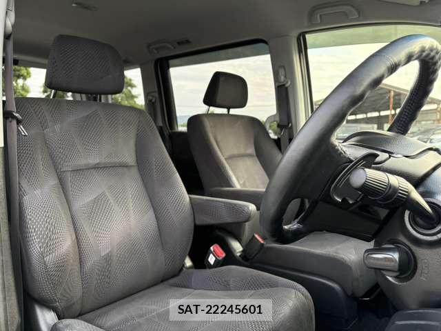 Honda e 2012-01 8817463-11