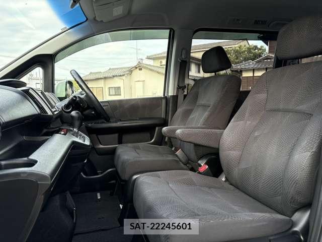 Honda e 2012-01 8817463-12