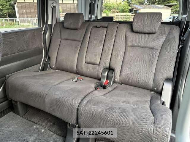 Honda e 2012-01 8817463-13