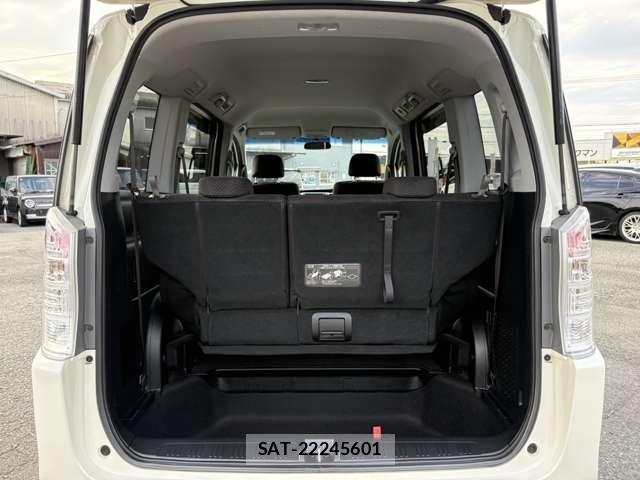 Honda e 2012-01 8817463-16