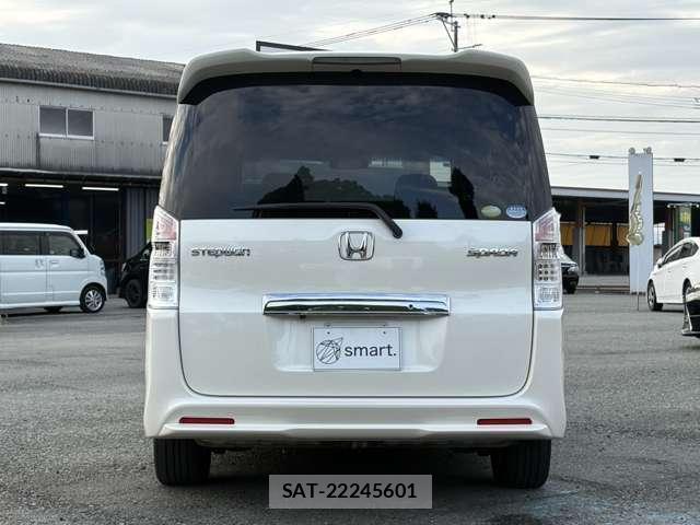 Honda e 2012-01 8817463-19