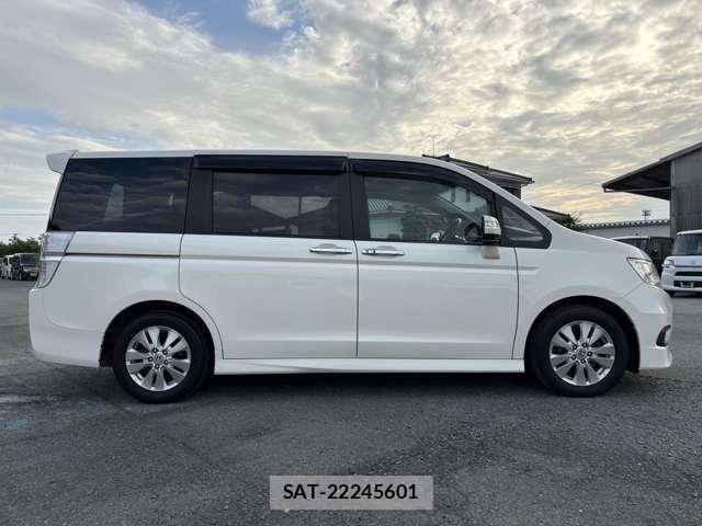 Honda e 2012-01 8817463-4