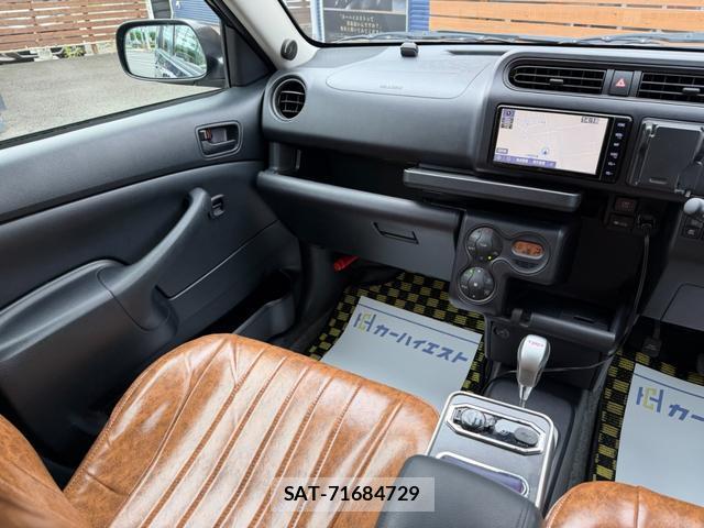 Toyota SUCCEED 2019-01 8817022-17
