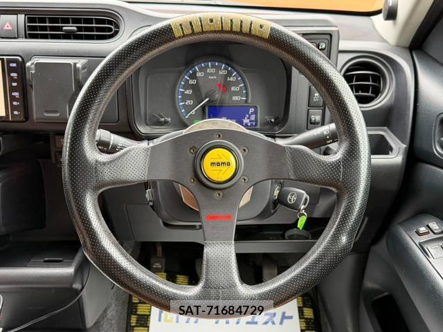 Toyota SUCCEED 2019-01 8817022-18