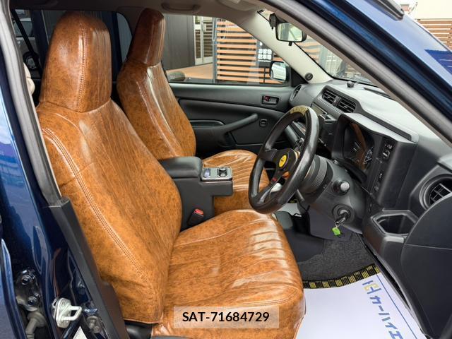 Toyota SUCCEED 2019-01 8817022-9