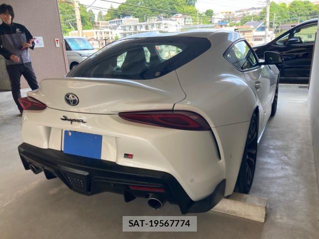 Toyota SUPRA 2021-10 8812416-2