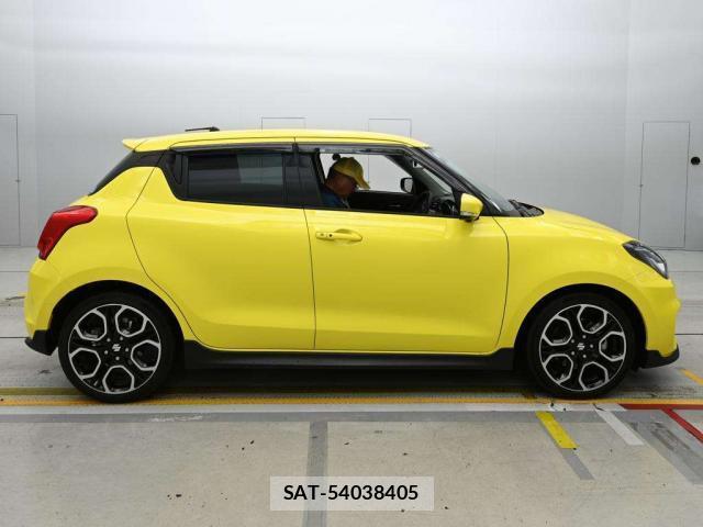 Suzuki SWIFT 2018-06 8815392-8