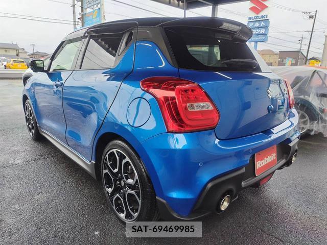 Suzuki SWIFT 2023-07 8817634-6