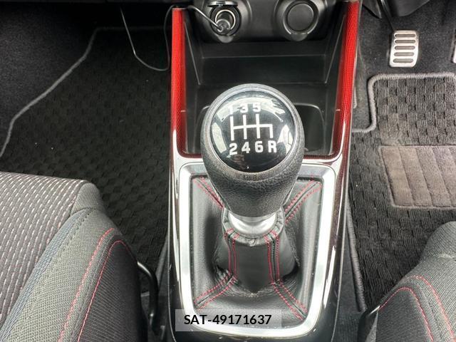 Suzuki SWIFT 2018-04 8817798-10