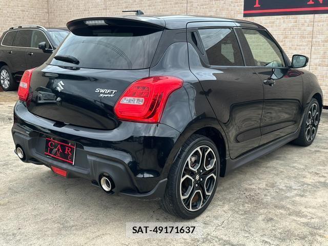 Suzuki SWIFT 2018-04 8817798-2