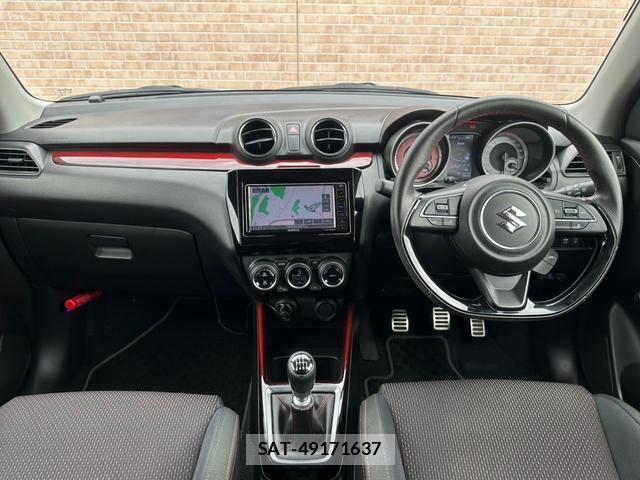 Suzuki SWIFT 2018-04 8817798-5