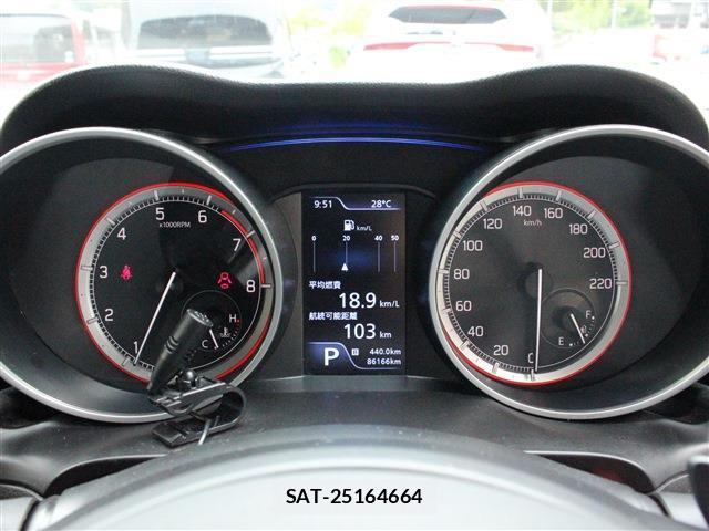 Suzuki SWIFT 2019-04 8812032-11