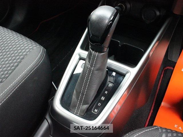 Suzuki SWIFT 2019-04 8812032-9