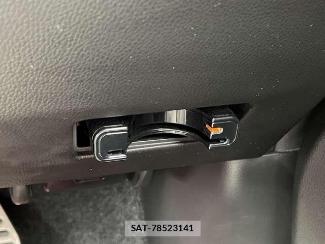 Suzuki SWIFT 2018-03 8813096-15